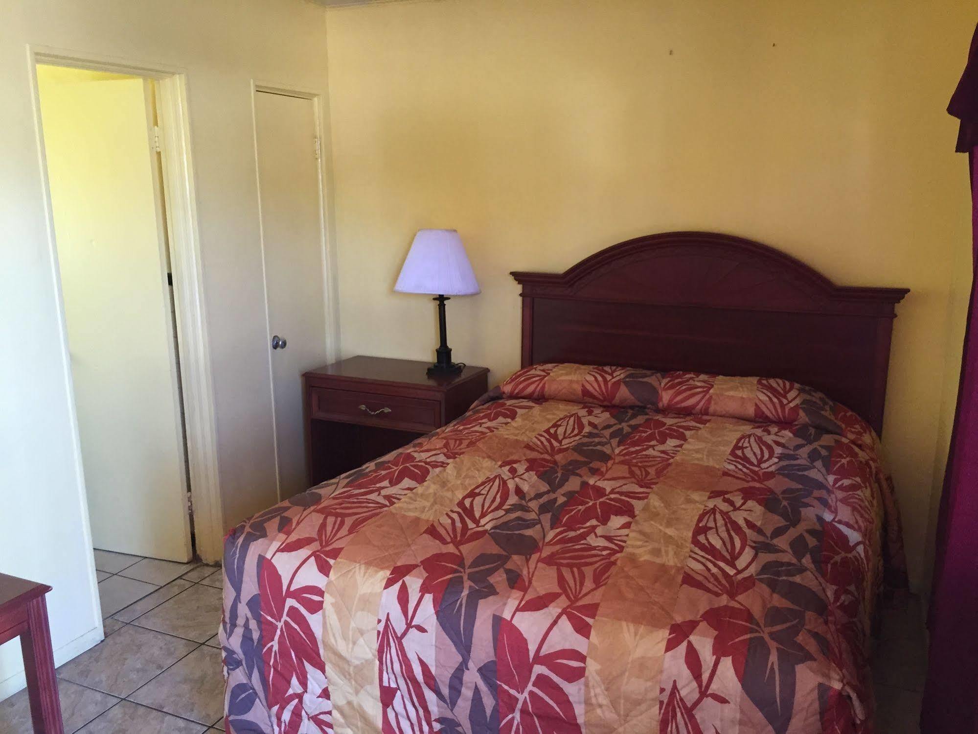 Twi Light Motel Holly Hill Екстер'єр фото